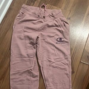 Hi I’m selling my pink champion sweatpants!
